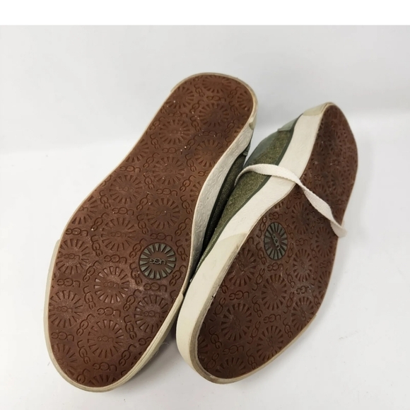 UGG Evera green Suede canvas Sheepskin Lined Sneakers Shoes Womens 7 - Picture 2 of 3